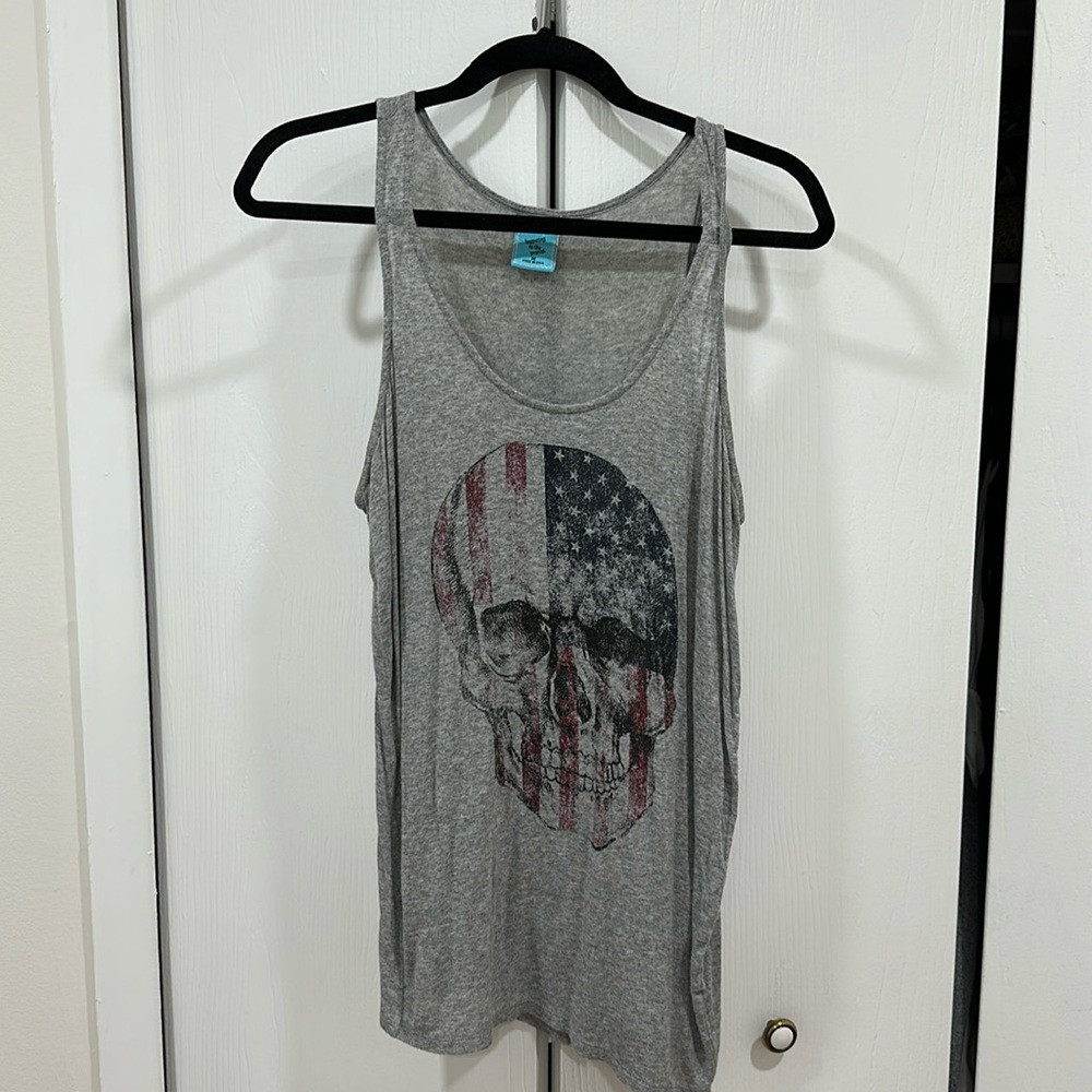 Asymmetric USA skull tank